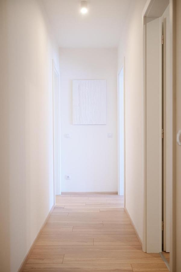 Newly Built Apartment In Vibrant Neighbourhood Prague Exterior photo