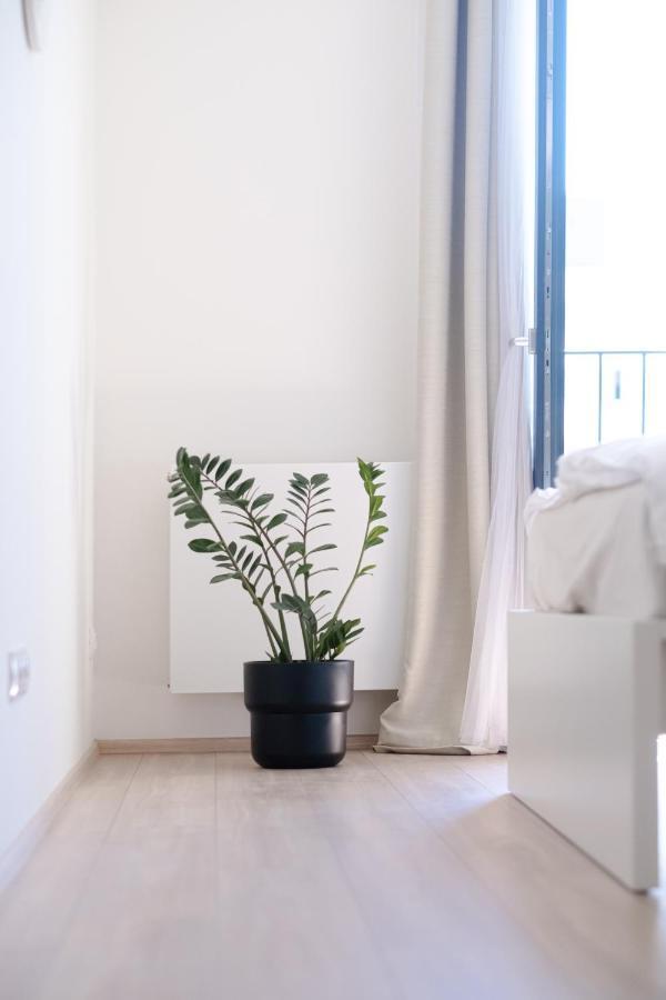 Newly Built Apartment In Vibrant Neighbourhood Prague Exterior photo